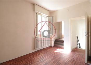 Porzioncina di casa in centro storico completamente ristrutturata