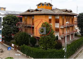 CASA INDIPENDENTE CON DUE APPARTAMENTI