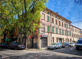 PALAZZINA IN CENTRO DA RISTRUTTURARE