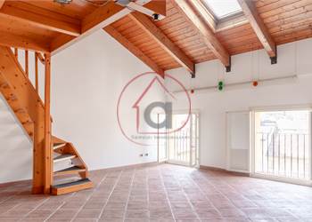 TRILOCALE CON SOPPALCO ULTIMO PIANO E DOPPIO GARAGE